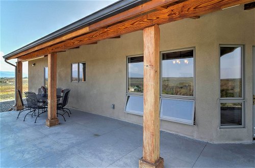 Foto 19 - Traditional Taos Home: 26 Acres w/ Mountain Views