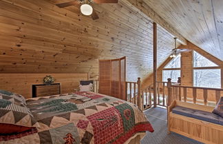 Foto 2 - Cozy Cabin on 10 Acres, Walk to Chippewa River