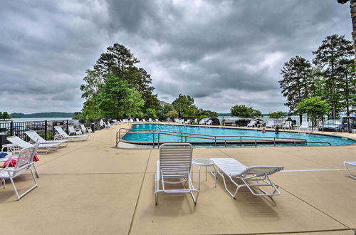 Foto 37 - Resort-style Condo w/ Balcony on Lake Keowee