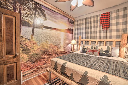 Photo 18 - One-of-a-kind Rustic Retreat in Dtwn Sturgeon Bay