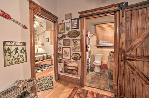 Photo 14 - One-of-a-kind Rustic Retreat in Dtwn Sturgeon Bay