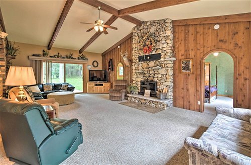 Foto 1 - Spacious Lakefront Home w/ Patio & Boat Dock