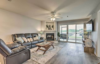 Foto 1 - Camdenton Condo w/ Pool Access & Lake Views