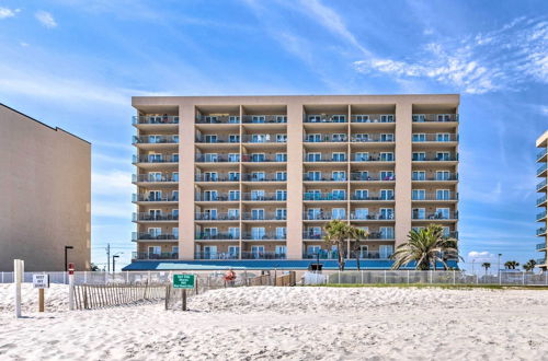 Photo 28 - Beachfront Condo With Balconies & Pool Access