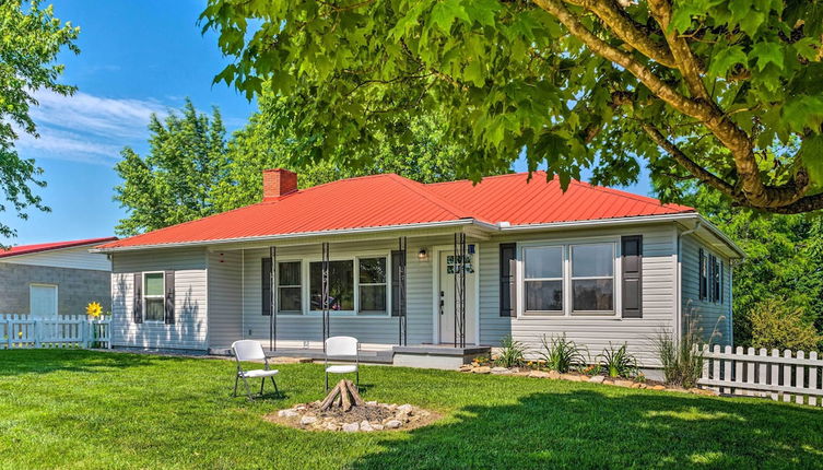 Photo 1 - Cottage w/ Deck & Yard: 2 Mi to Dale Hollow Lake