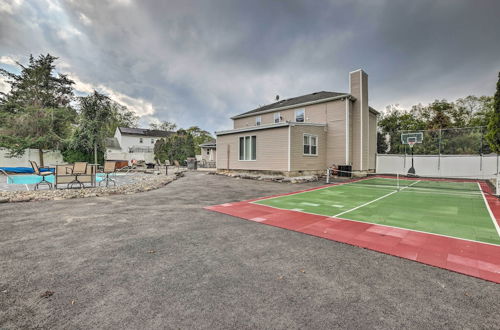 Photo 5 - Jersey Home w/ Private In-ground Pool & Hot Tub