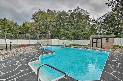 Photo 6 - Jersey Home w/ Private In-ground Pool & Hot Tub