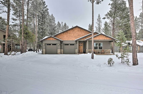 Foto 21 - Northwest Sunriver Getaway w/ Community Amenities