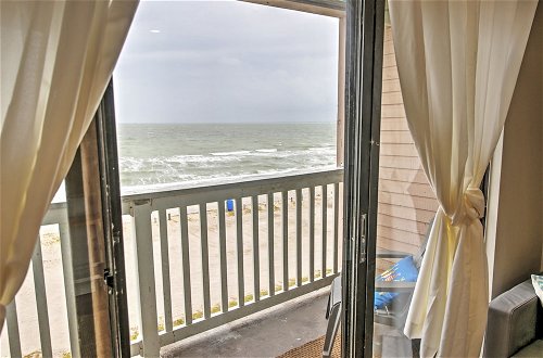 Foto 14 - Beachfront Corpus Christi Condo w/ Deck & Views