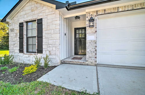 Foto 1 - Well-appointed Montgomery Home w/ Fenced Yard