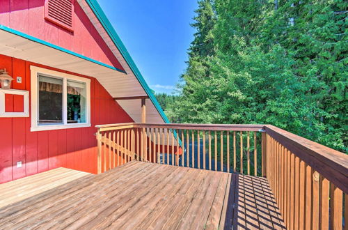 Photo 22 - Exceptional Chehalis Retreat w/ Scenic Views