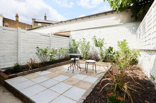 Photo 29 - The Langthorme Park Place - Trendy 3bdr House With Garden and Study Room