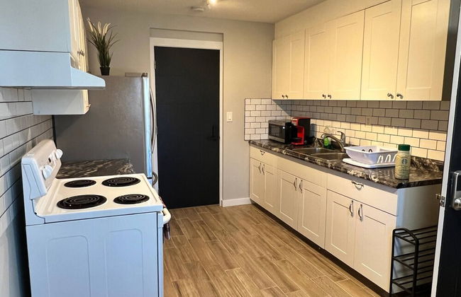 One Bedroom Condo Near Whyte Ave - Foto 14