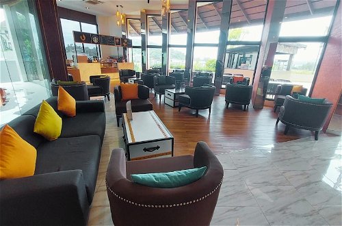 Foto 2 - Seaview Condo In 5 Star Resort - MG1