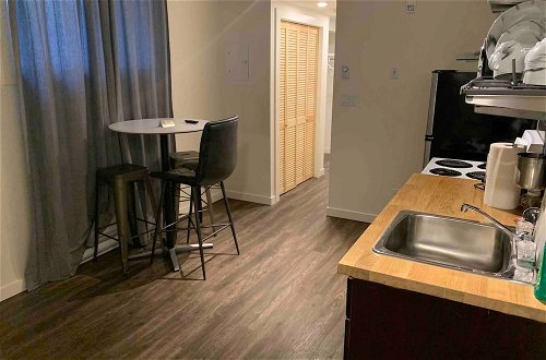Photo 7 - Brand New Dt 1 Br Close To All Edmonton, Canada