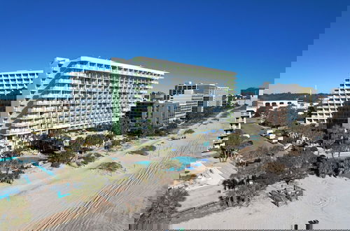 Foto 10 - Coral Beach Resort by Beach Vacations