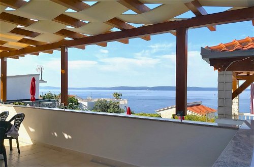 Photo 8 - Stunning sea View Apartment With Infinity Swimming Pool a1