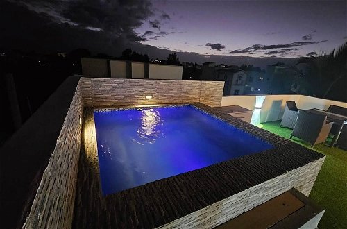 Foto 14 - Rooftop Garden Jacuzzi Luxury Villa