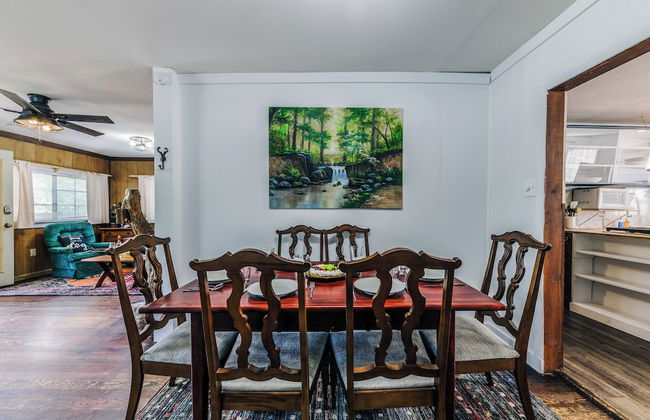 Midtown Lodge - Photo 2