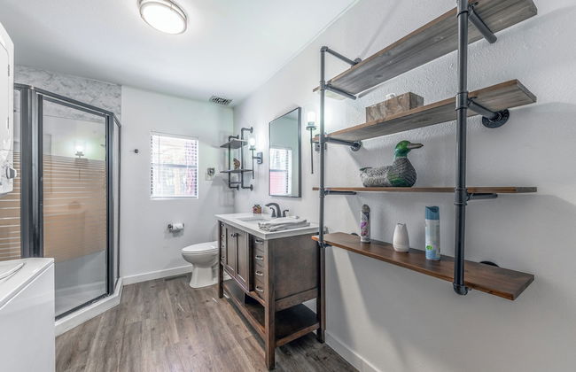 Midtown Lodge - Photo 4