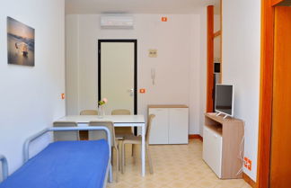 Photo 2 - Spacious and Bright Flat Near the Beach - Beahost