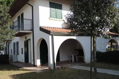 Photo 14 - Amazing Villa With Private Garden in Bibione