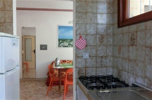 Foto 14 - Three-bedroom Villa With Garden, Parking and a/c