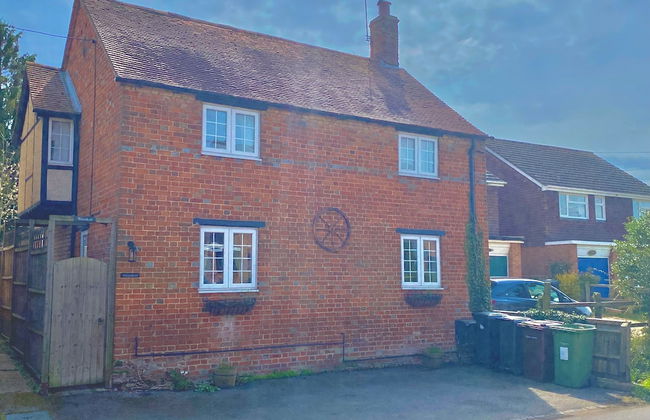 Oxfordshire Village Cottage With Private Garden - Foto 23
