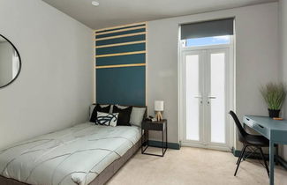 Photo 3 - Lovely En-suite Room in Coventry