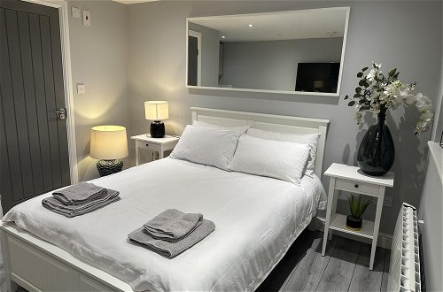 Photo 10 - Beautiful 1-bed Modern Luxury Apartment in Luton