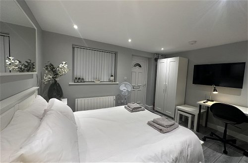 Photo 2 - Beautiful 1-bed Modern Luxury Apartment in Luton