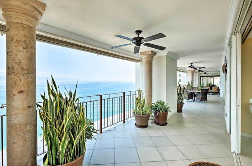 Foto 27 - Beachfront Resort Condo w/ Wraparound Balcony