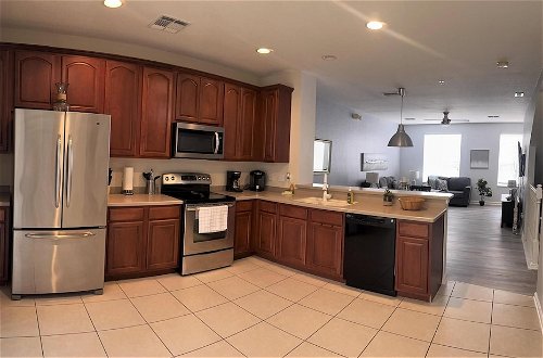 Photo 8 - New 2 bed Townhome Serenity at Your Vista Cay Near all Theme Parks and Convention Center