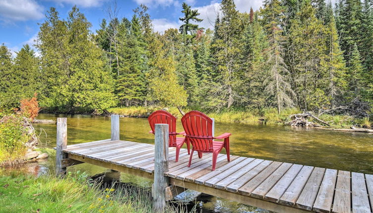 Foto 1 - Riverfront Traverse City Cabin: Fish, Kayak & Tube