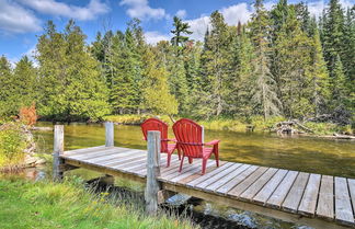 Foto 1 - Riverfront Traverse City Cabin: Fish, Kayak & Tube