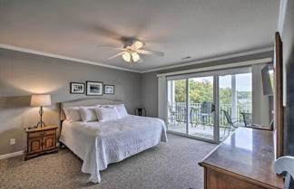 Photo 3 - Chic Lakefront Condo w/ Lake & State Park Views