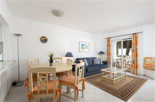 Foto 14 - Charming Albufeira Apartment by Ideal Homes