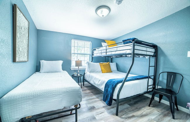 Fascinating 2br/1ba Near Festive DT and Riverwalk - Photo 6