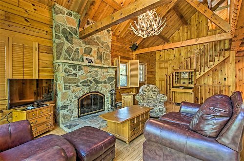 Photo 25 - Deluxe Family Cabin With Game Room and Fire Pit