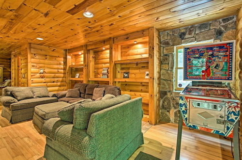 Photo 14 - Deluxe Family Cabin With Game Room and Fire Pit