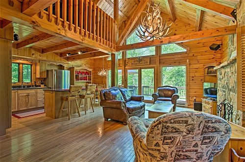 Photo 7 - Deluxe Family Cabin With Game Room and Fire Pit