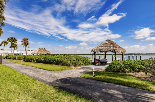 Foto 10 - Lovely Marco Island Condo w/ Private Bay View