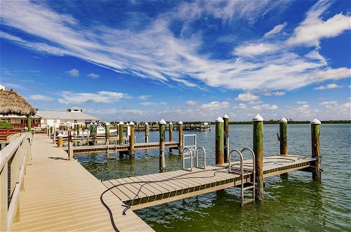 Foto 29 - Lovely Marco Island Condo w/ Private Bay View