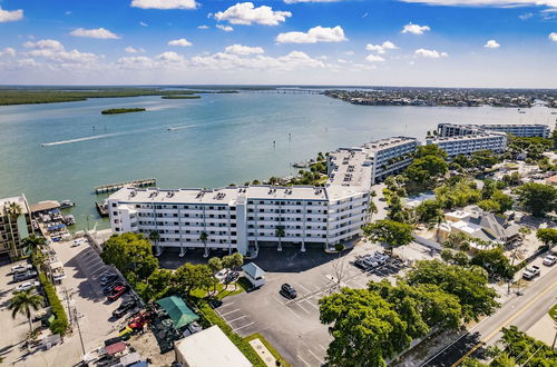 Foto 2 - Lovely Marco Island Condo w/ Private Bay View