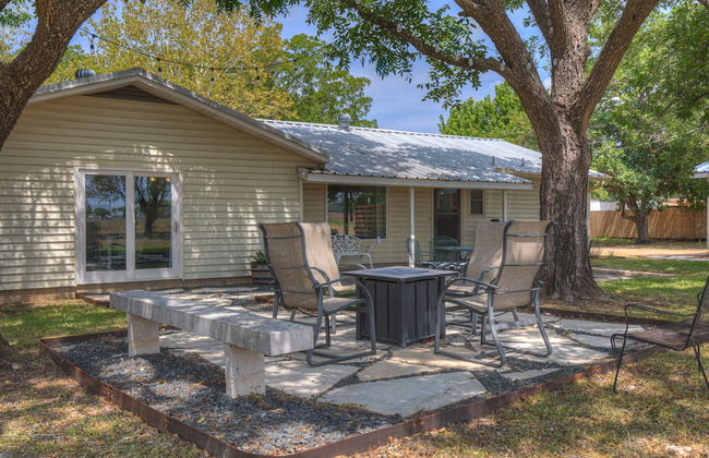 Spacious Home - Fire Pit, BBQ and Outdoor Seating! - Foto 33