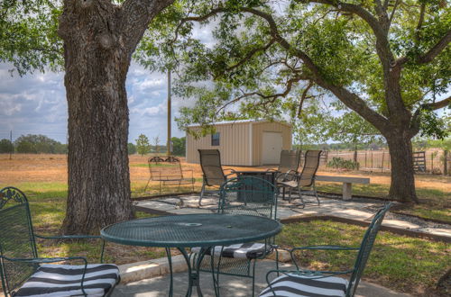 Photo 37 - Spacious Home - Fire Pit, BBQ and Outdoor Seating