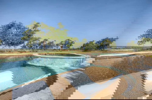 Foto 35 - Luxury Ranch W/pool-hot Tub-near Fred!