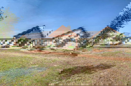 Foto 48 - Luxury Ranch W/pool-hot Tub-near Fred!