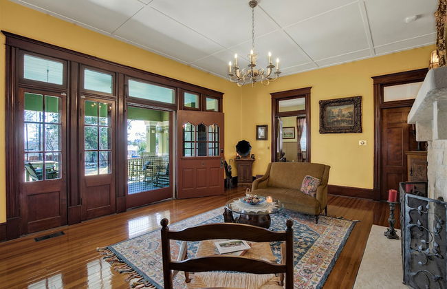 Beautiful and Unique Home With Fireplace and Pool! - Foto 17