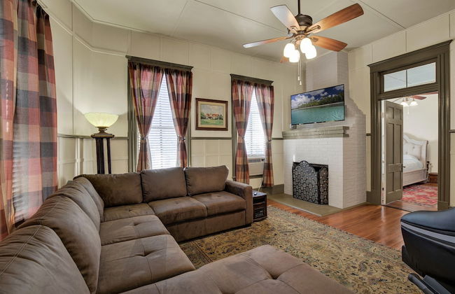 Beautiful and Unique Home With Fireplace and Pool! - Foto 15